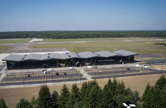 {Port Lotniczy Olsztyn-Mazury na wakacje uruchamia specjalną linię autobusową.}