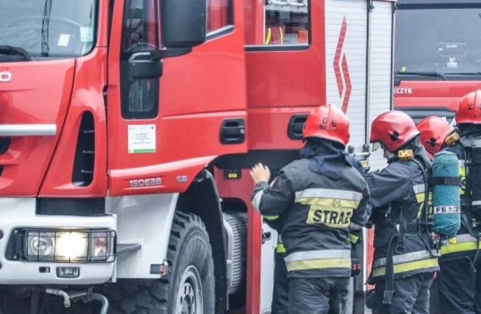 W Olsztynie doszło do wycieku niebezpiecznej substancji przy ul. Cementowej.